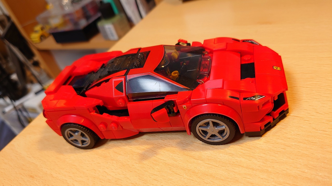 レゴ(LEGO) スピードチャンピオン フェラーリ F8 トリビュート 76895 を作ってみた(その2)