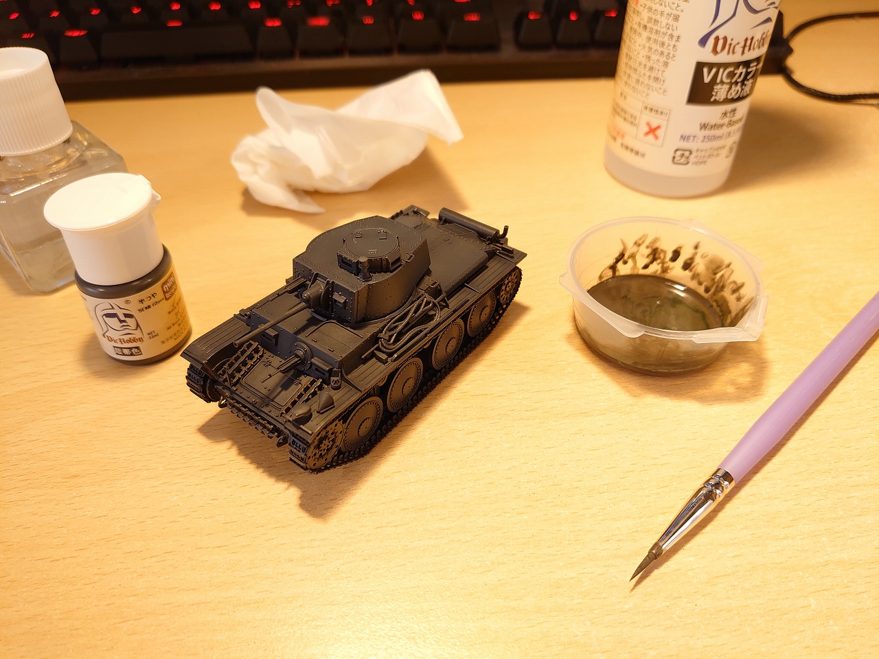 【無臭の塗料】Vicカラーで戦車のプラモデルを塗装してみた