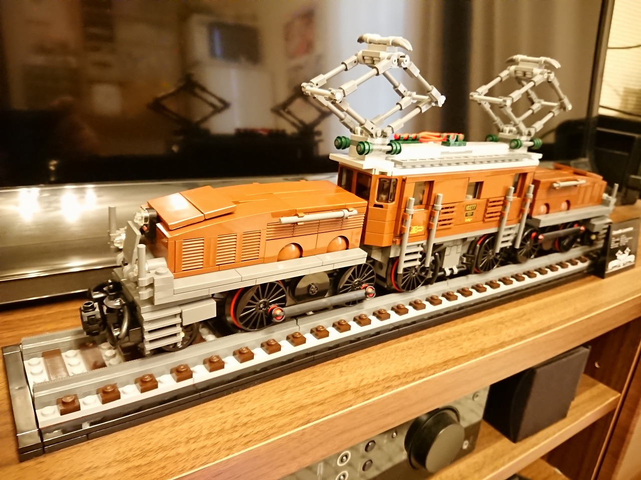 レゴ (LEGO) クリエイターエキスパート クロコダイル電気機関車 10277 を作ってみた(その3)～完成～